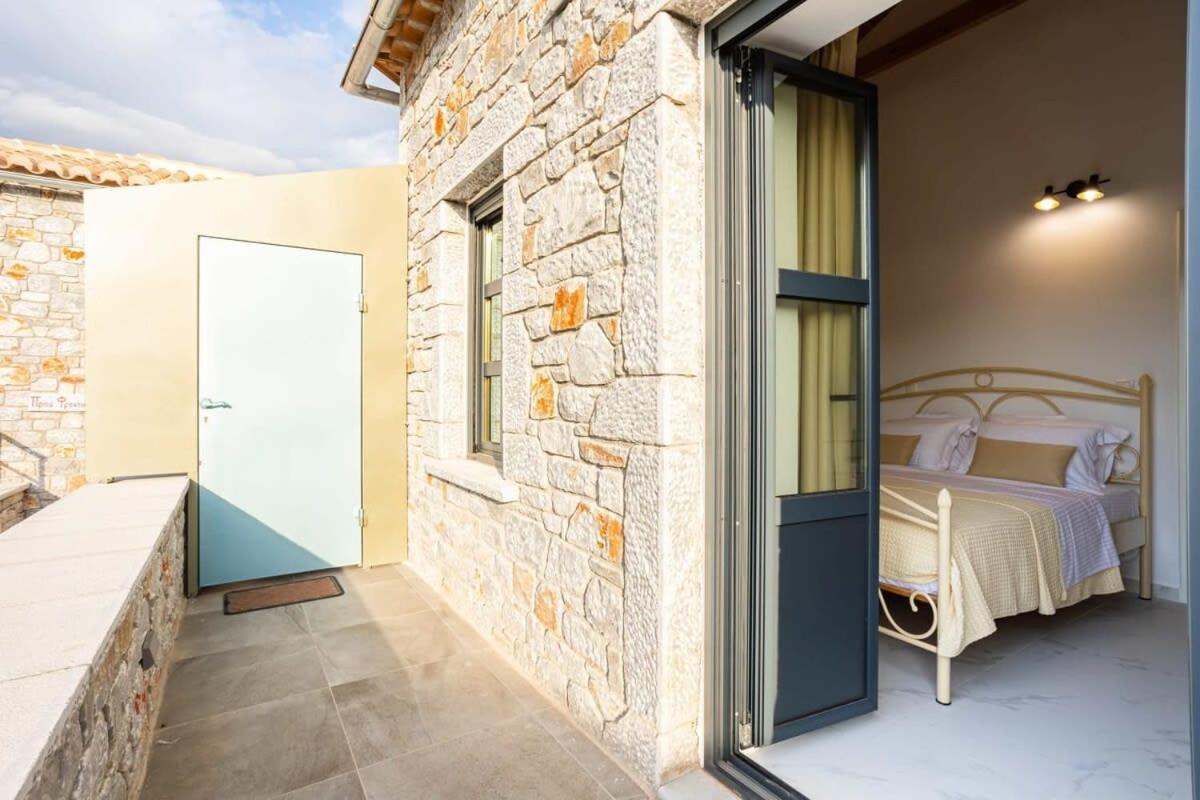 Stoúpa Mani Stone Built Home A Breath Away To The Sea מראה חיצוני תמונה